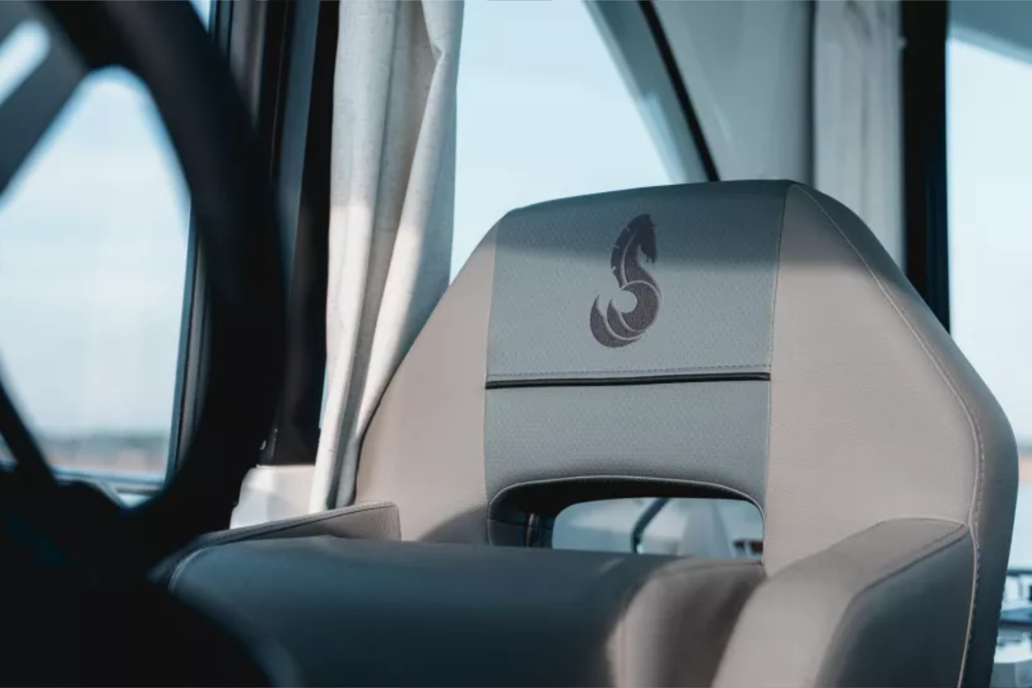 Beneteau Antares 9 Helm