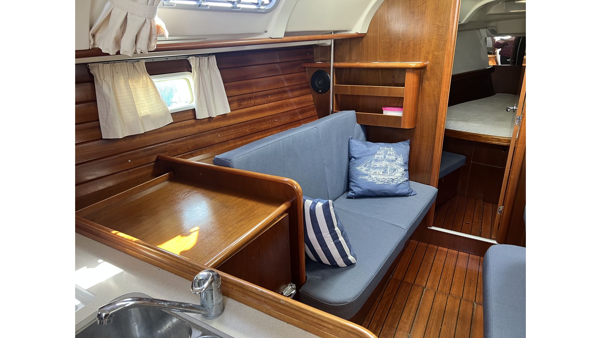Beneteau Oceanis Clipper 381 - 18