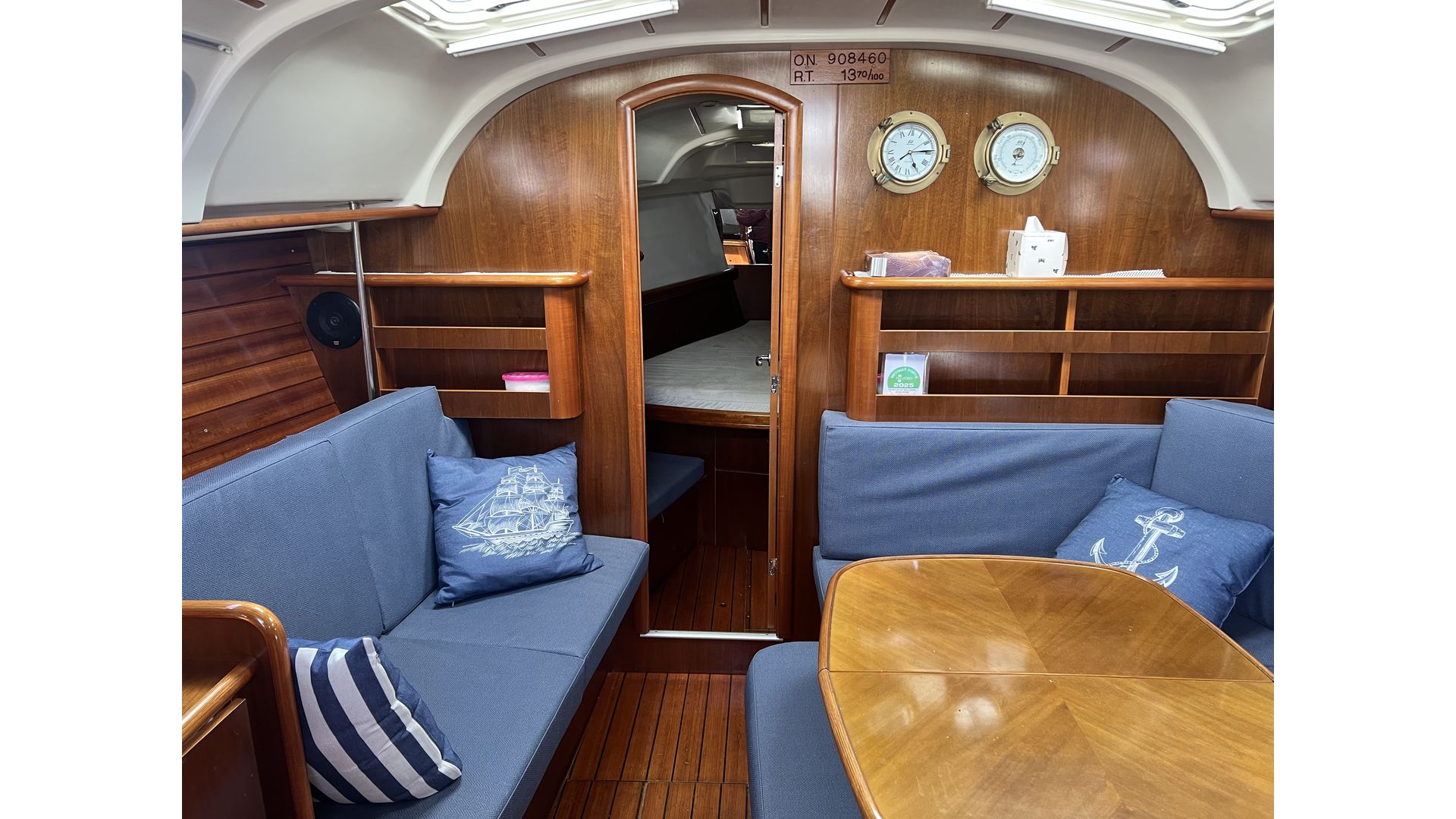 Beneteau Oceanis Clipper 381 - 19