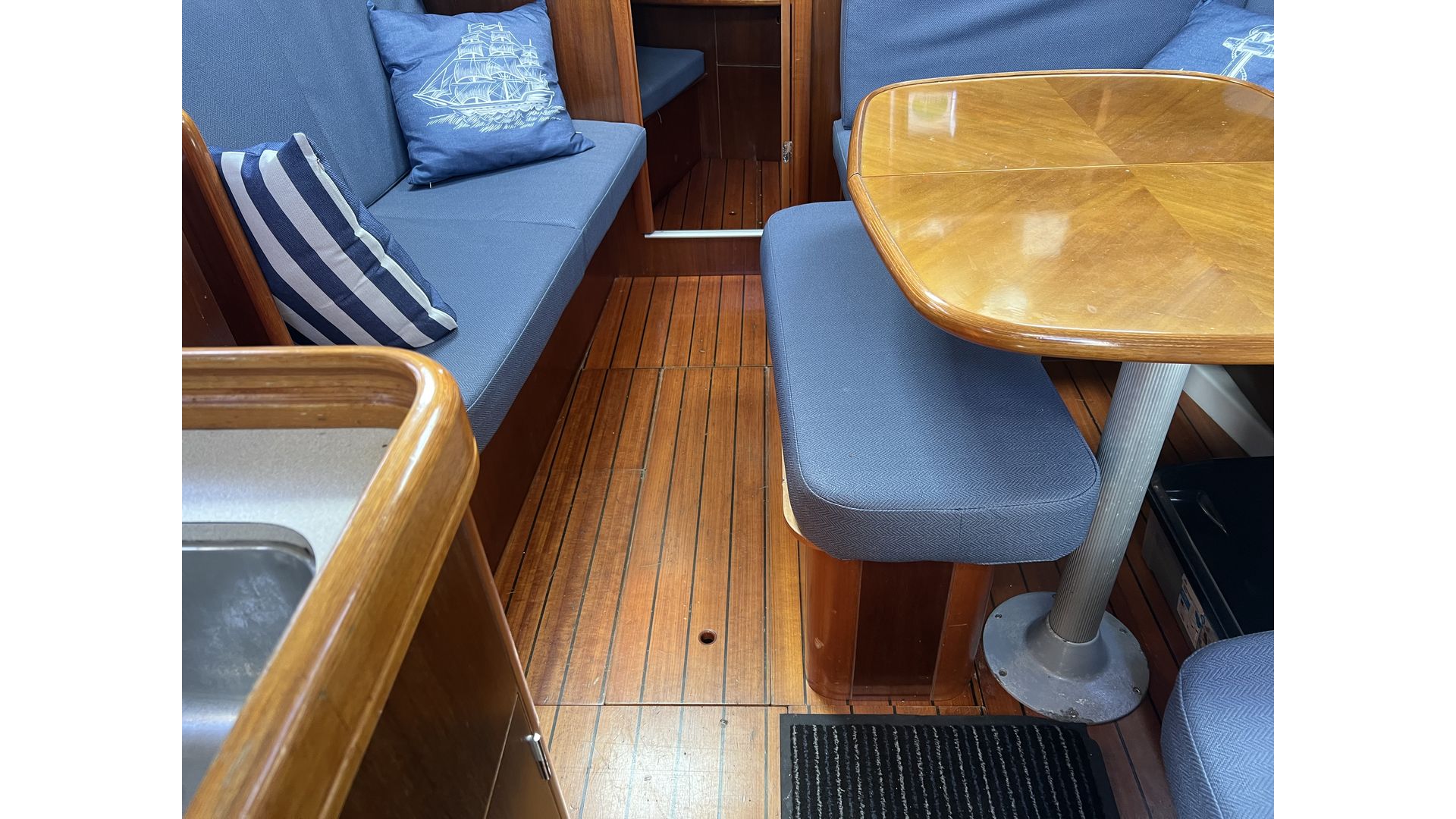 Beneteau Oceanis Clipper 381 - 20