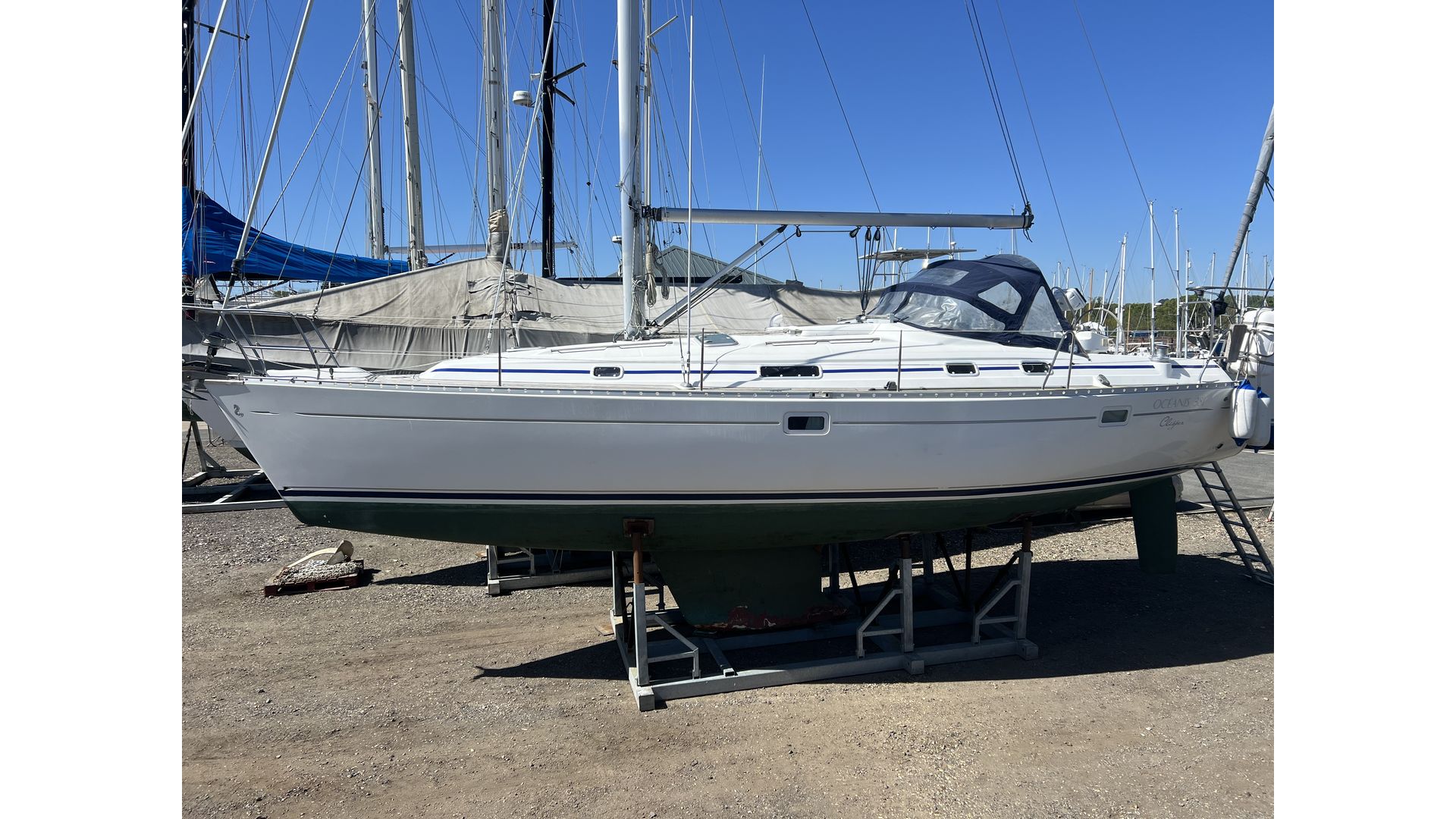Beneteau Oceanis Clipper 381 - 9