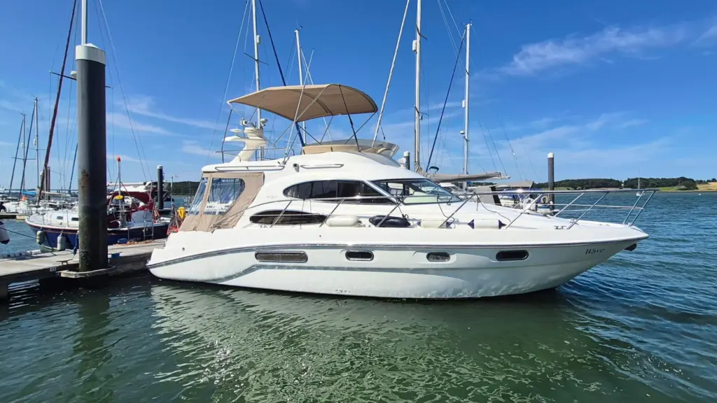 Sealine F37