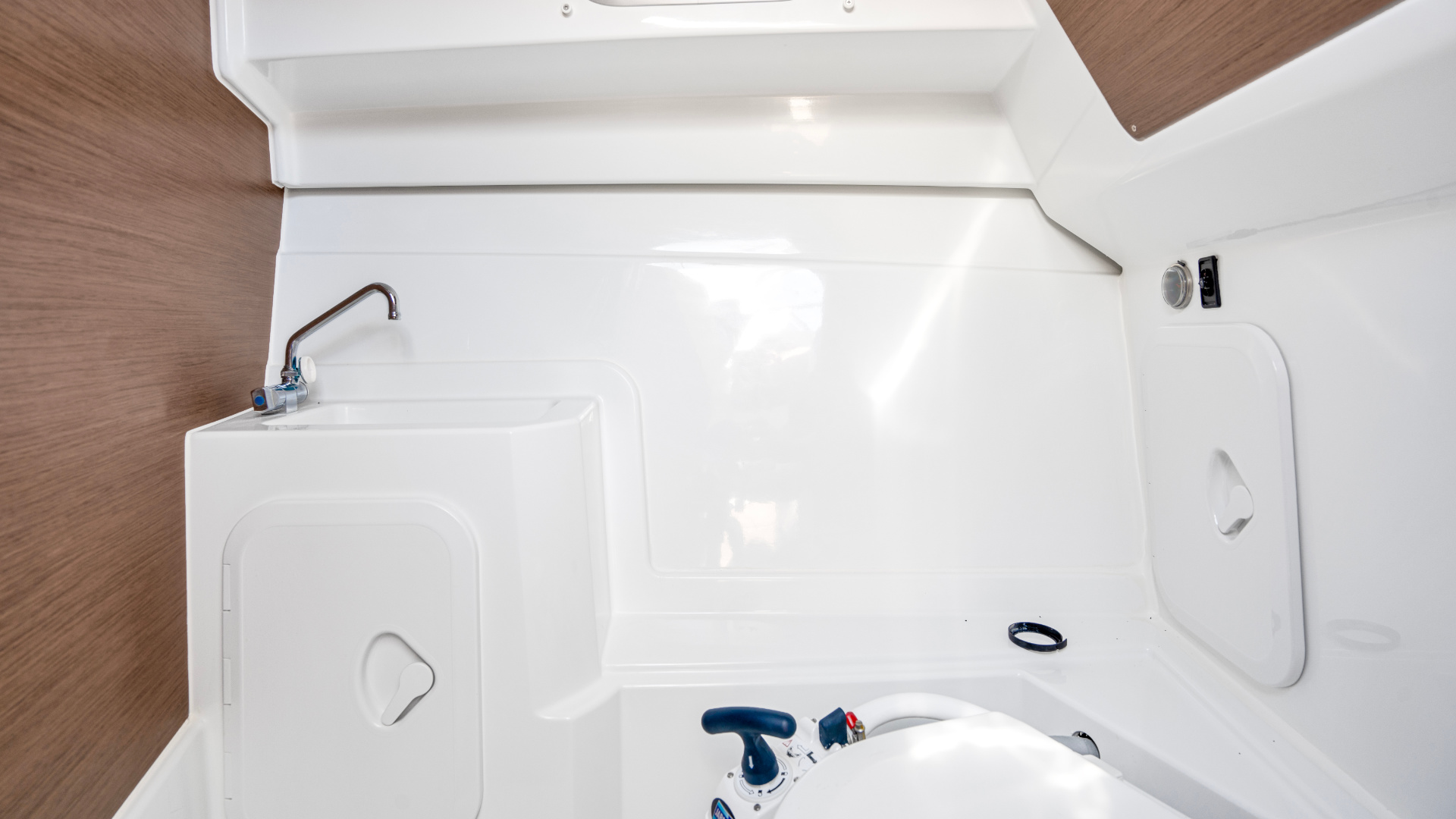 Beneteau Antares 7 OB – V2 – Ultimate Spec - 2