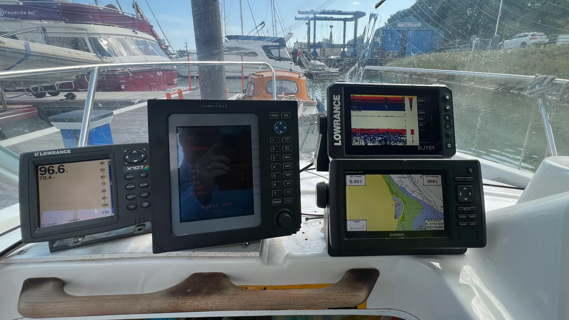 Quicksilver 620 Pilot House - 12