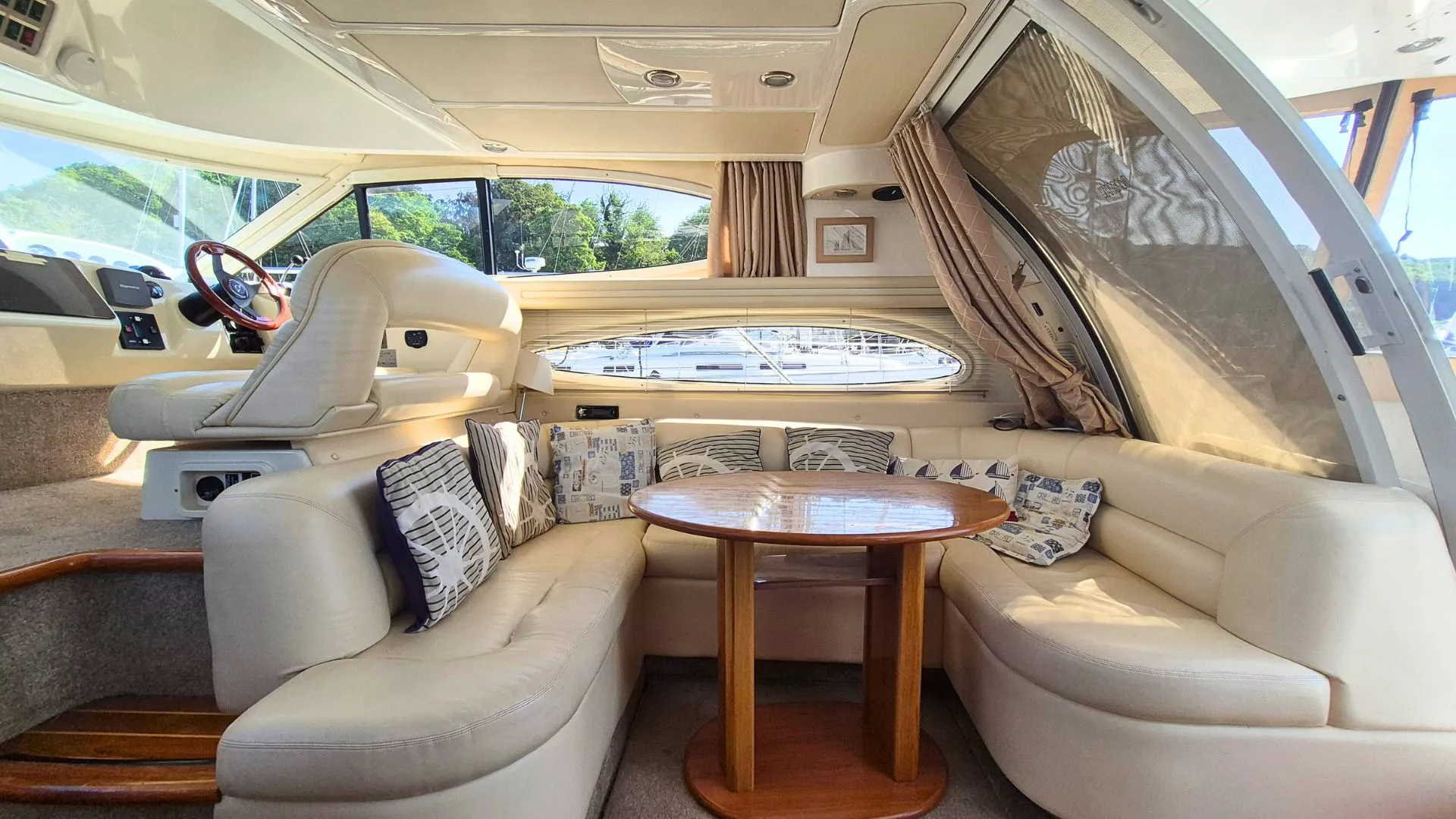 Sealine F37 - 19