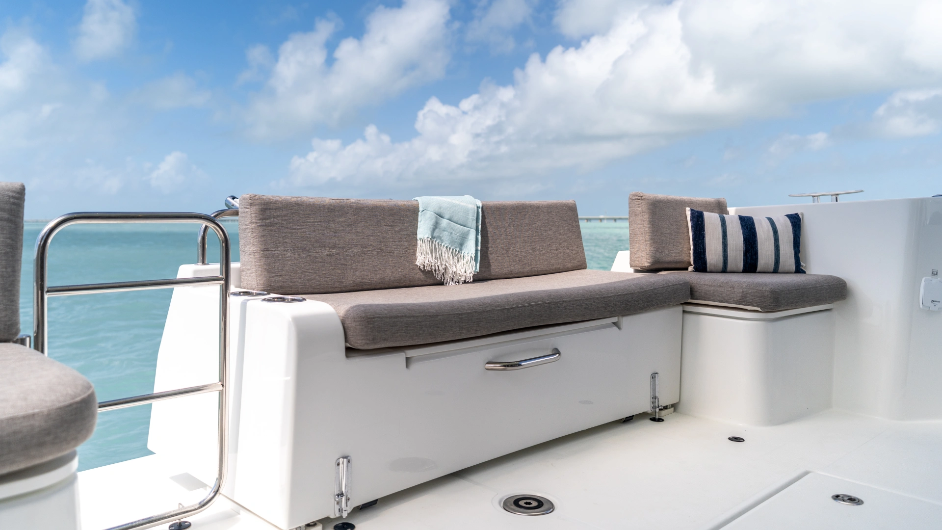 Beneteau Swift Trawler 37 Fly – Ultimate Spec - 14