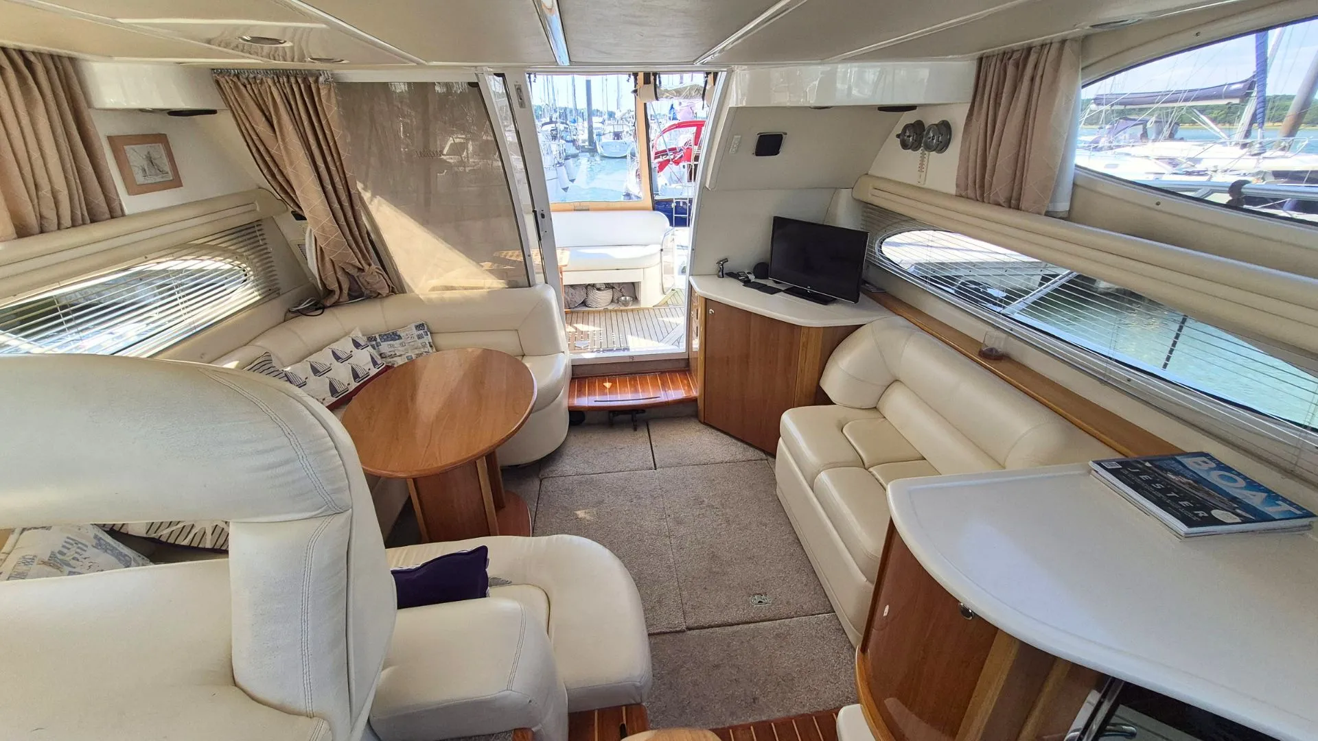 Sealine F37 - 25