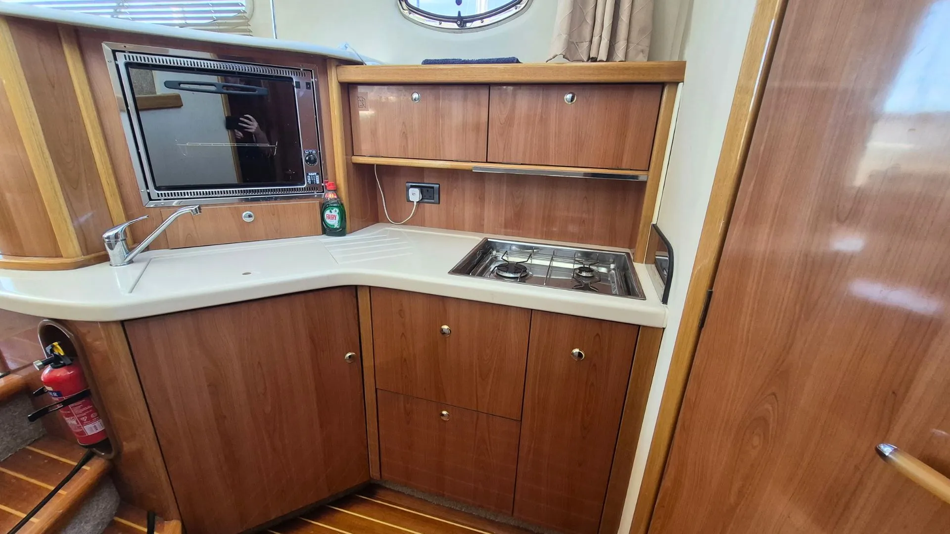 Sealine F37 - 26