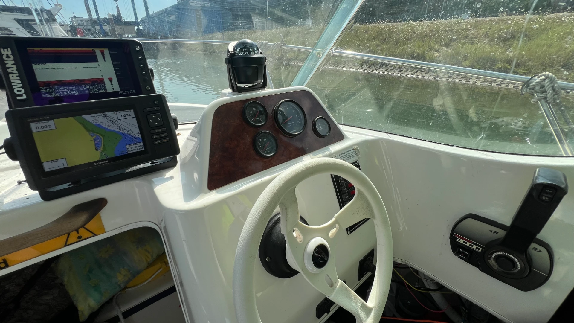 Quicksilver 620 Pilot House - 11