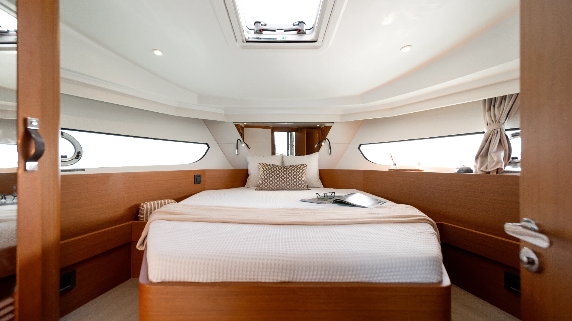 Beneteau Swift Trawler 37 Fly – Ultimate Spec - 8