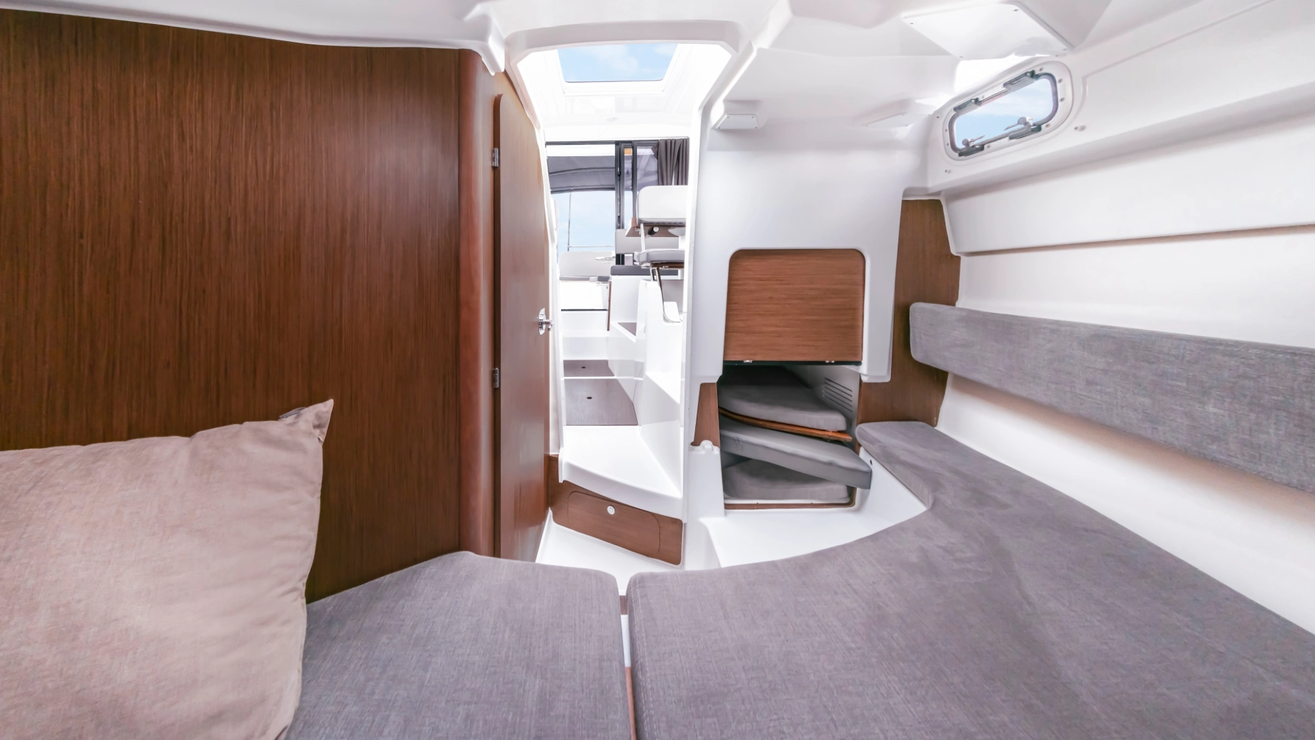 Beneteau Antares 8 – Ultimate Spec - 17