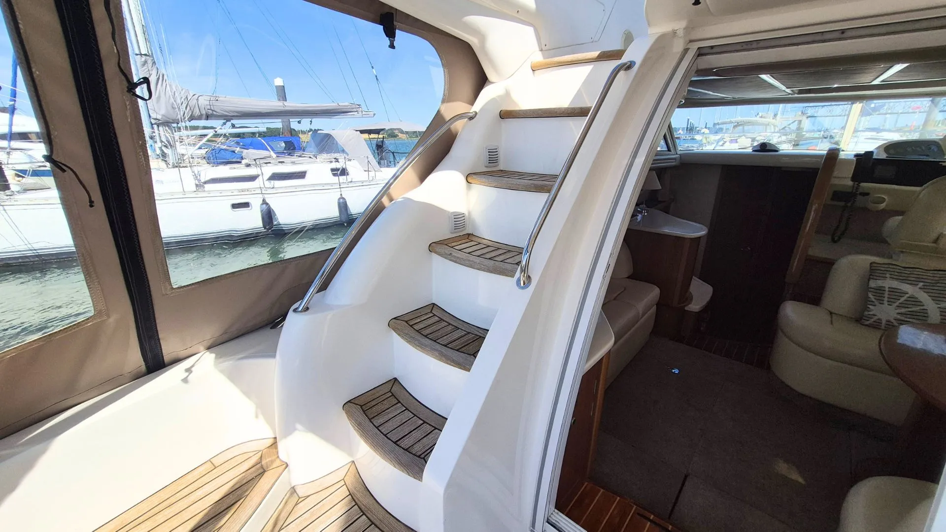 Sealine F37 - 8