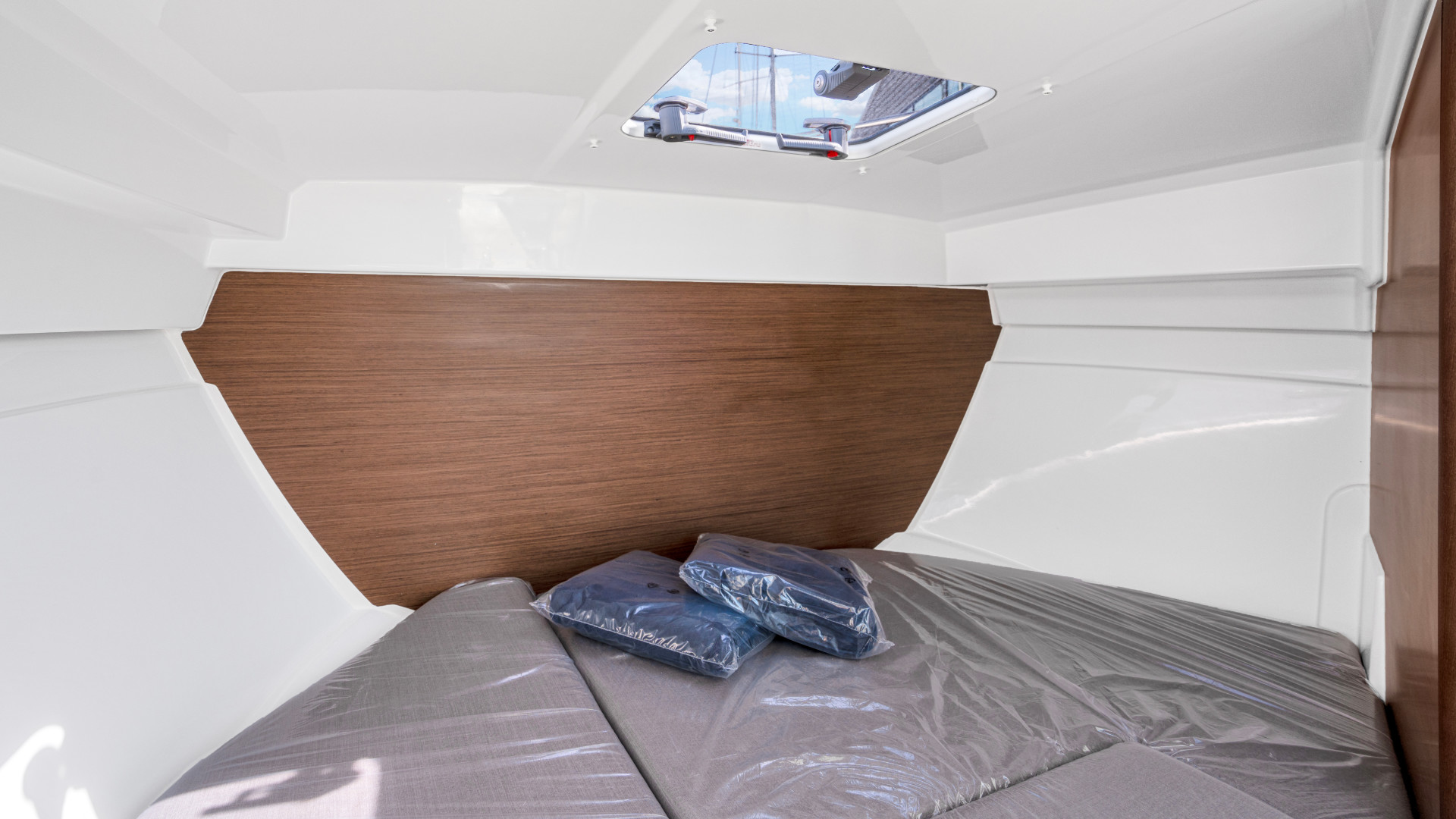 Beneteau Antares 7 OB – V2 – Ultimate Spec - 4