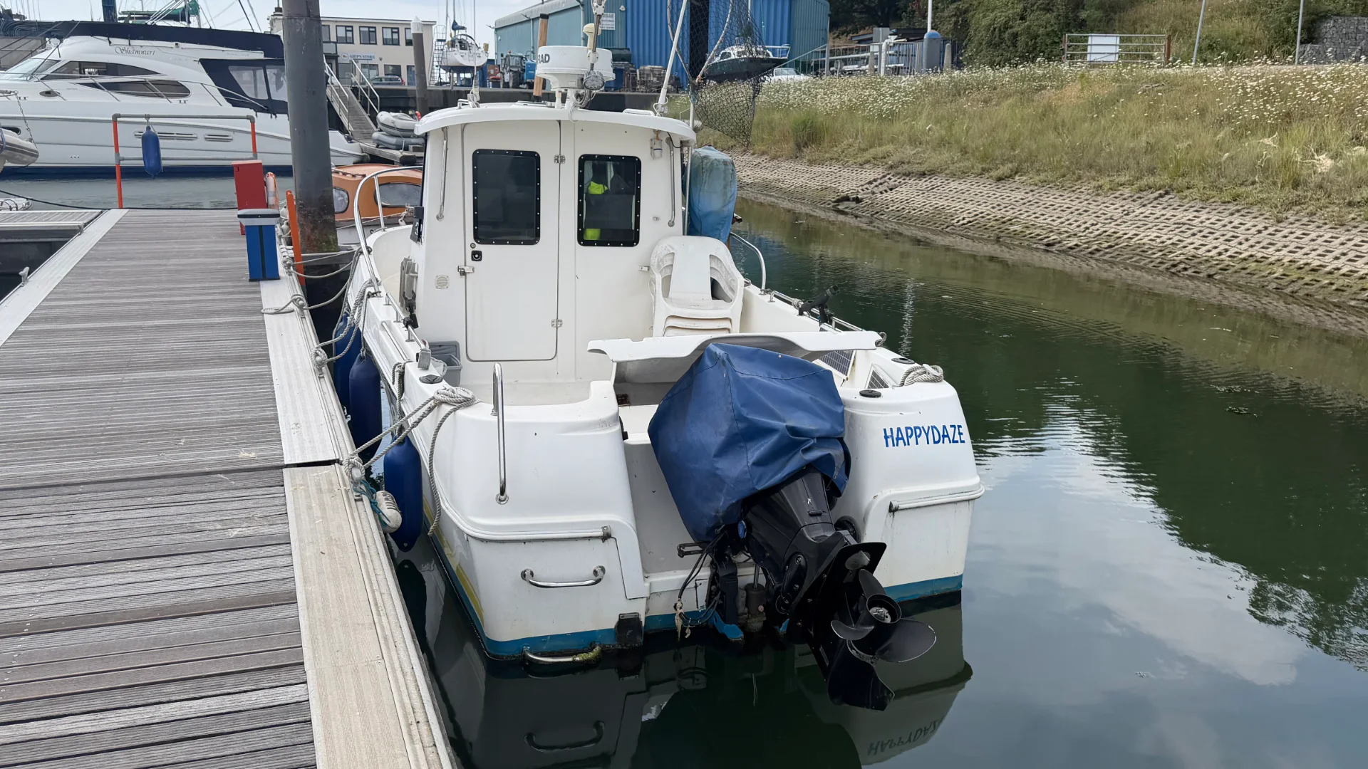 Quicksilver 620 Pilot House - 14