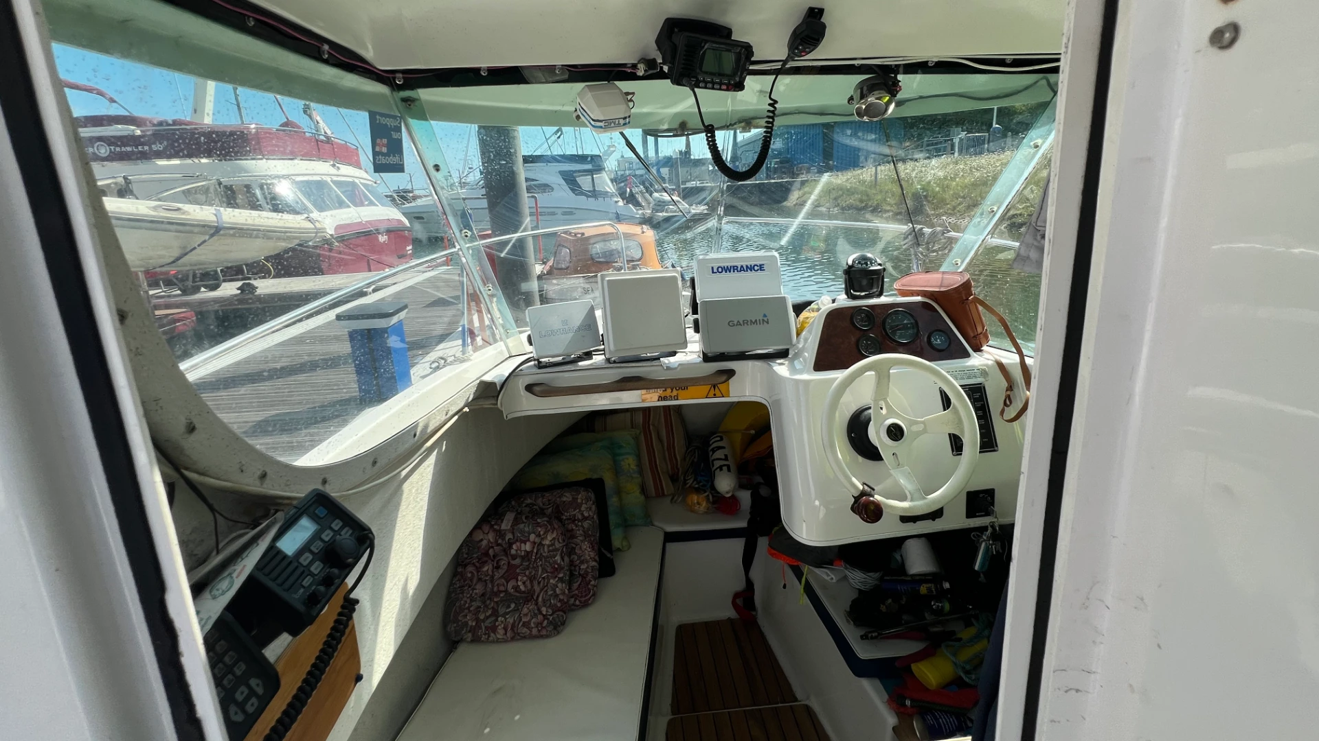 Quicksilver 620 Pilot House - 8