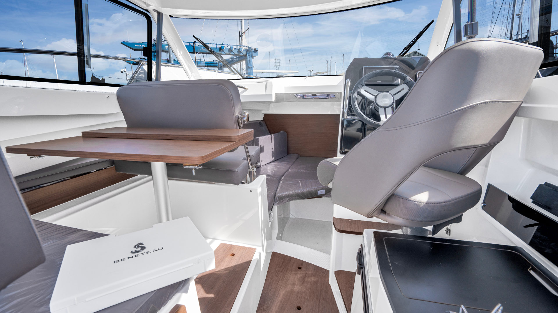 Beneteau Antares 7 OB – V2 – Ultimate Spec - 7