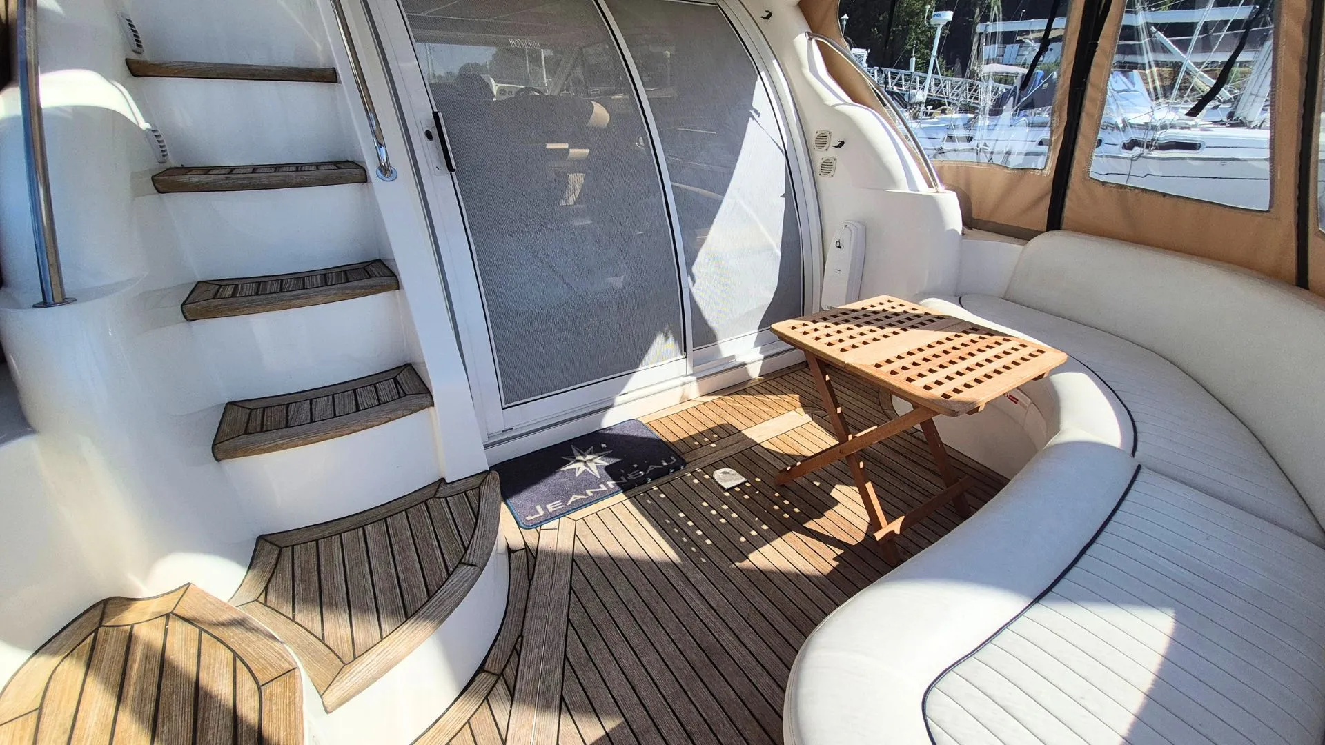 Sealine F37 - 5