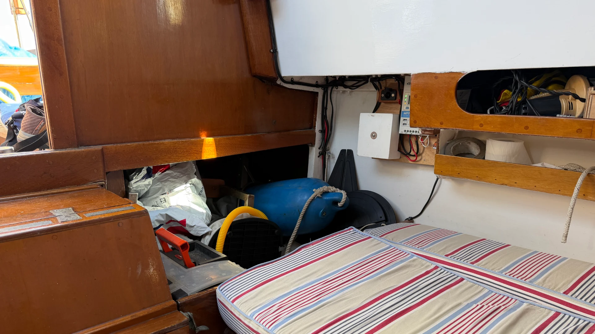 Custom 30ft Sloop - 10