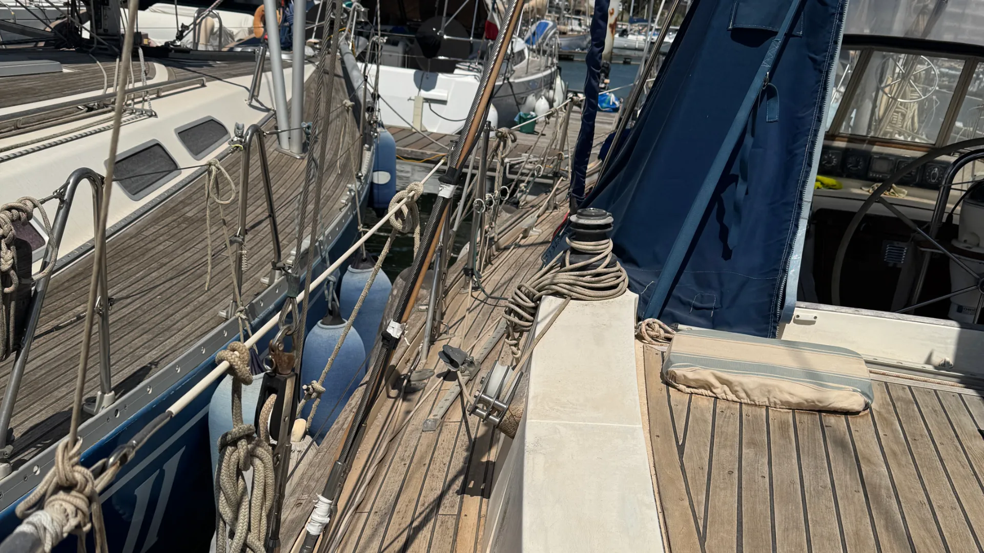 Oyster 39 Ketch - 13