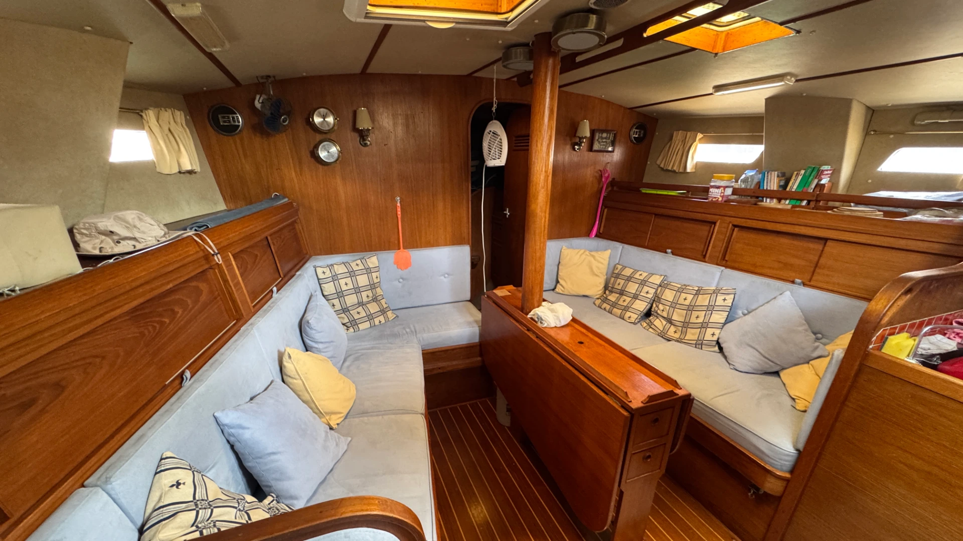 Oyster 39 Ketch - 17