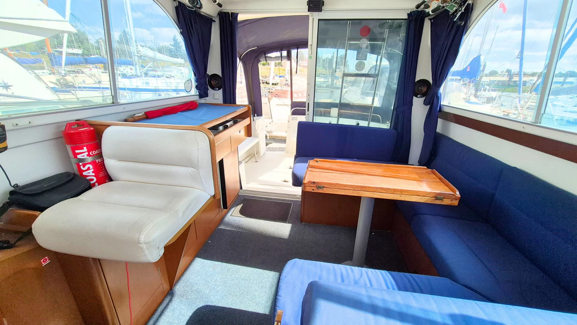 Beneteau Antares Series 9 - 17
