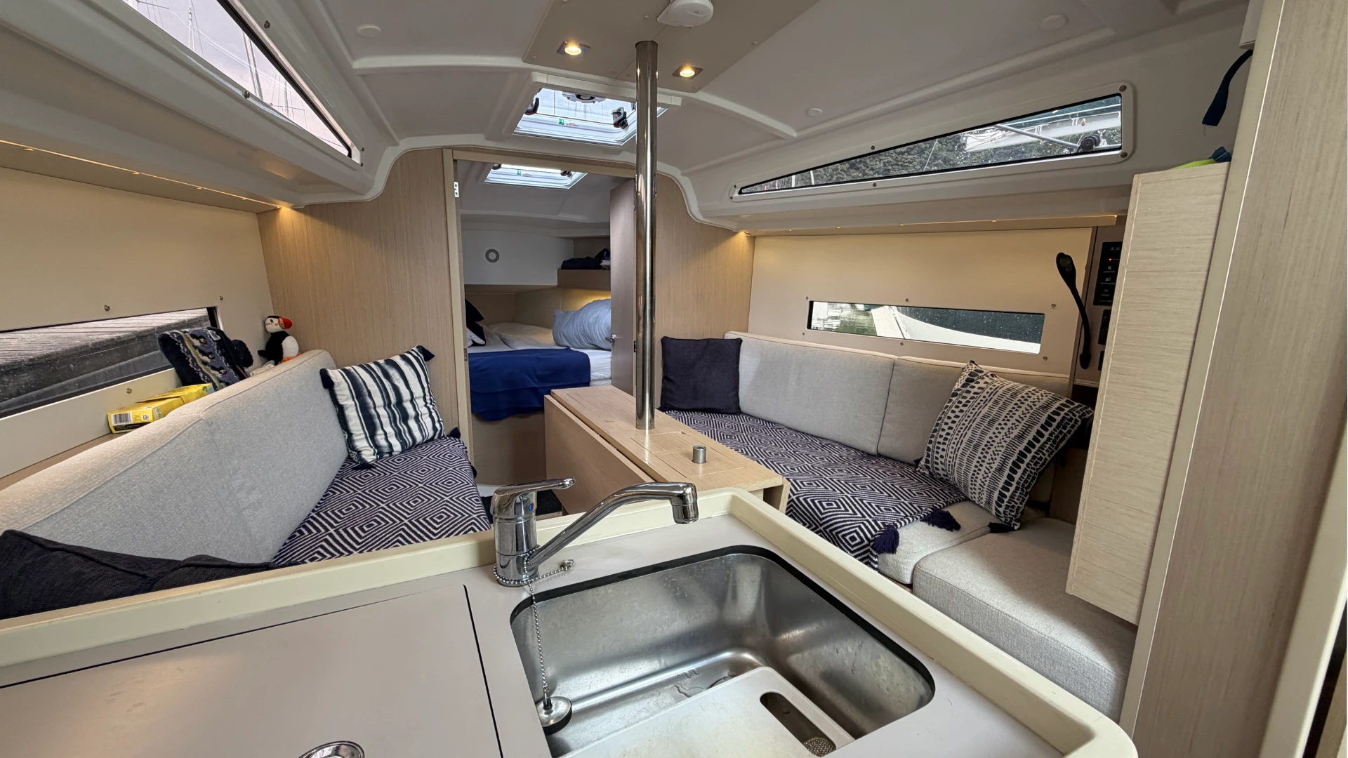 Beneteau Oceanis 30.1 - 12
