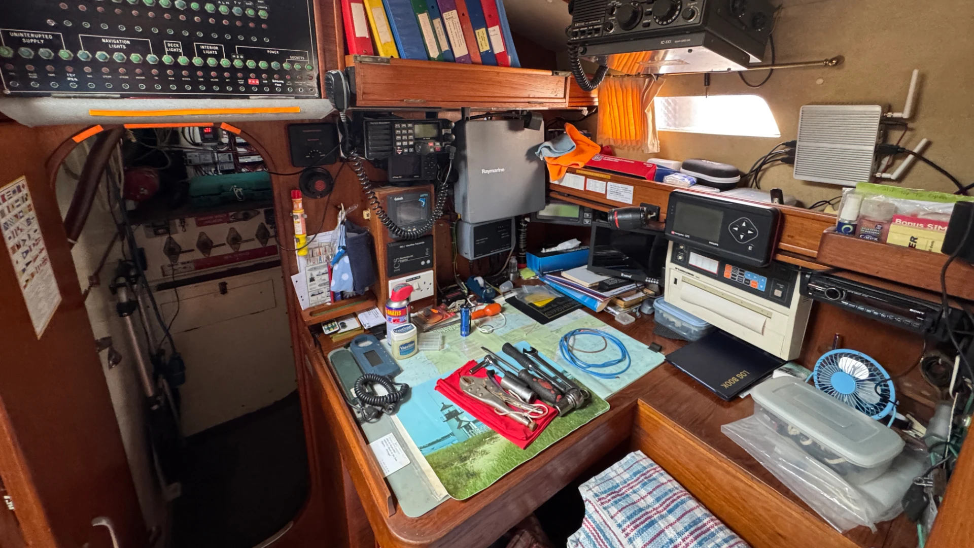 Oyster 39 Ketch - 21