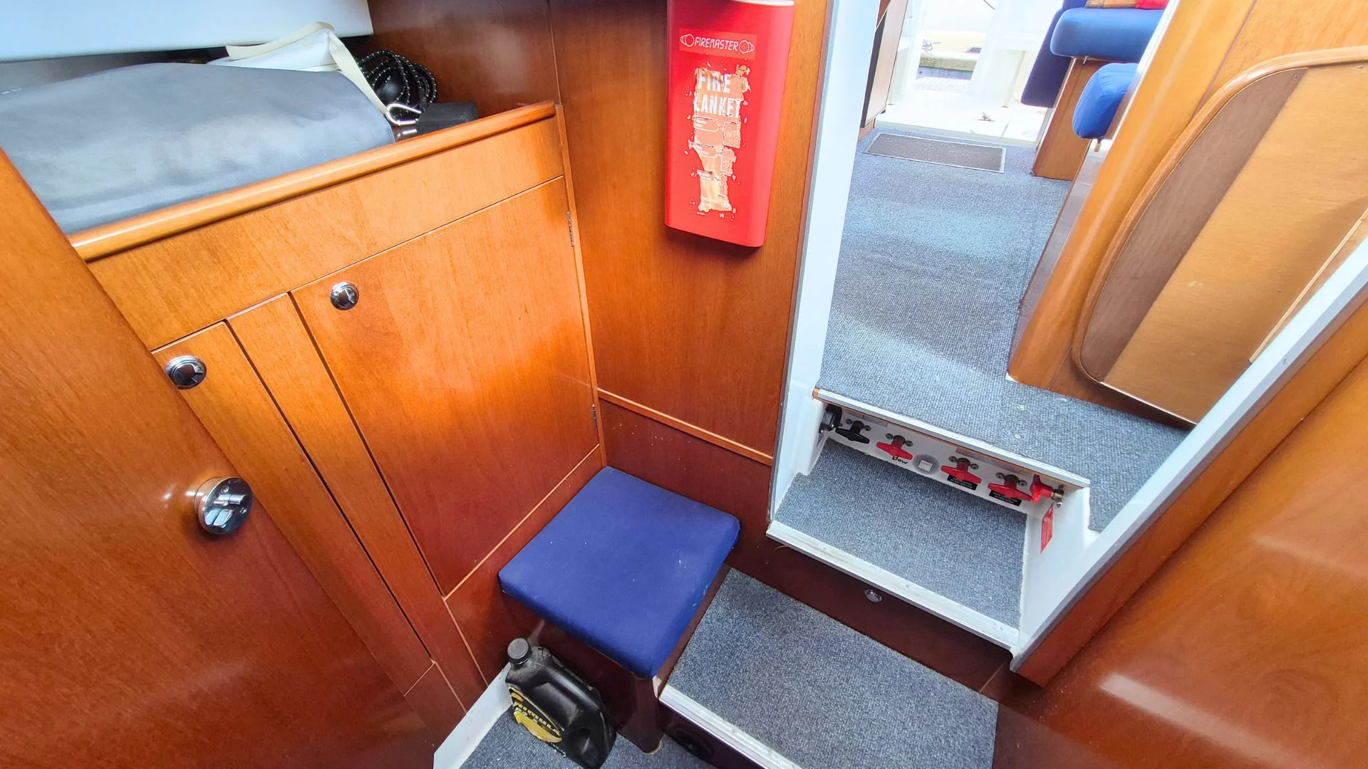 Beneteau Antares Series 9 - 21