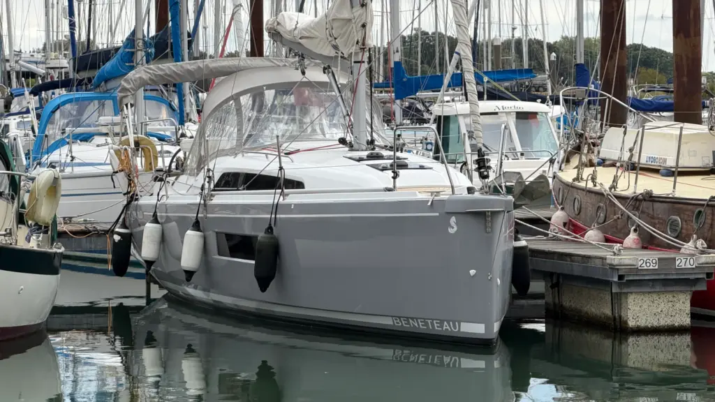 Beneteau Oceanis 30.1