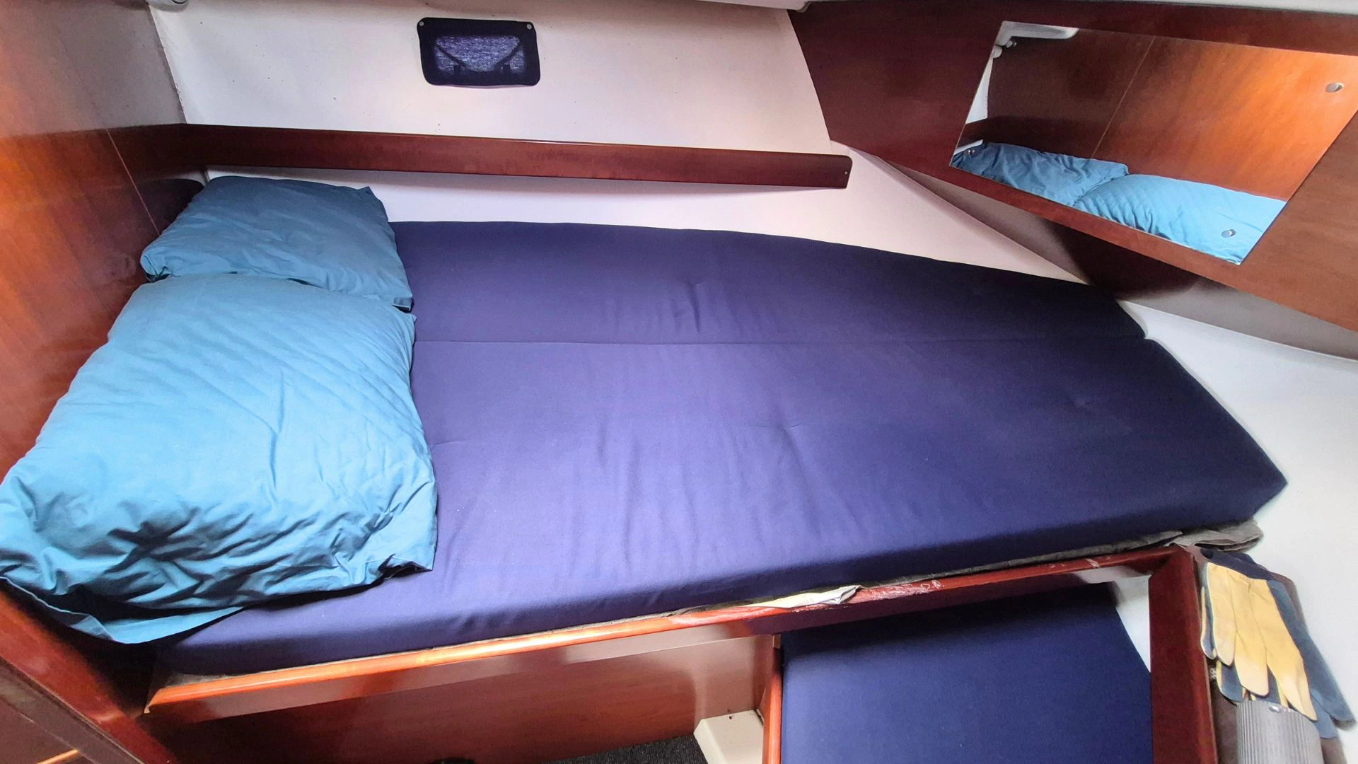 Beneteau Antares Series 9 - 23