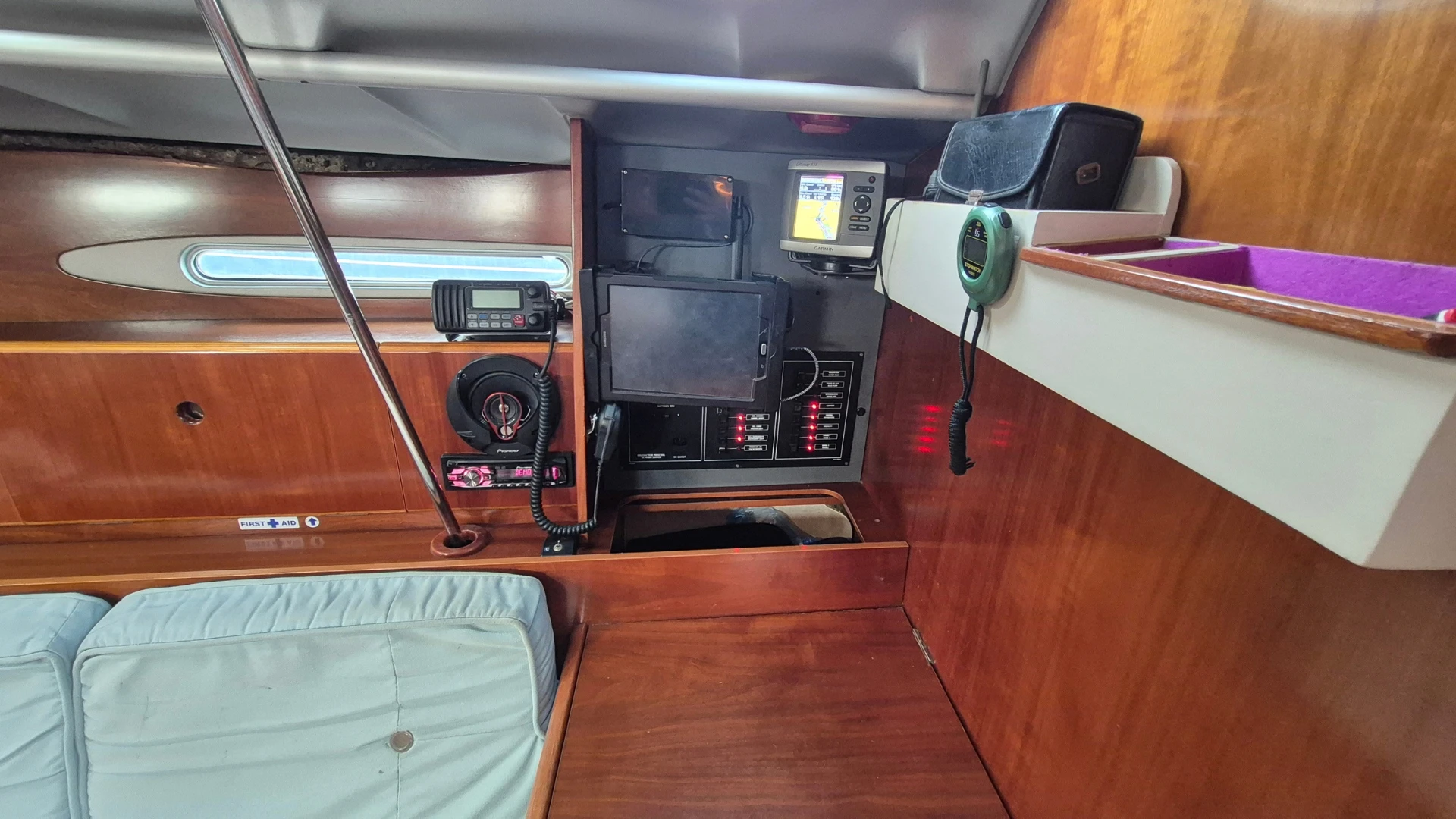 Beneteau First 35.7 - 27