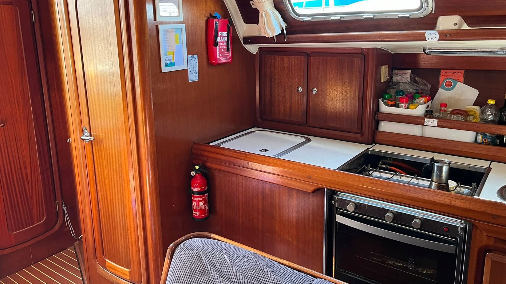 Bavaria 38 Holiday - 6