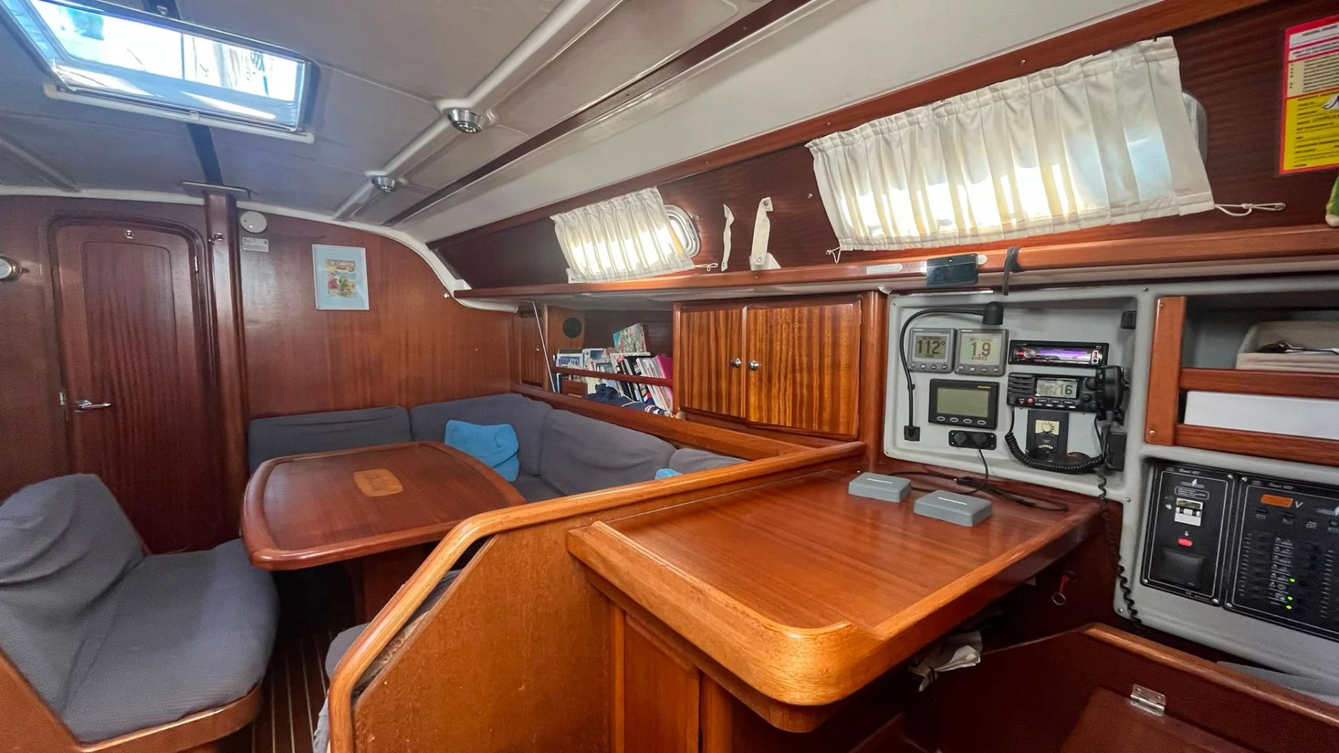 Bavaria 38 Holiday - 7