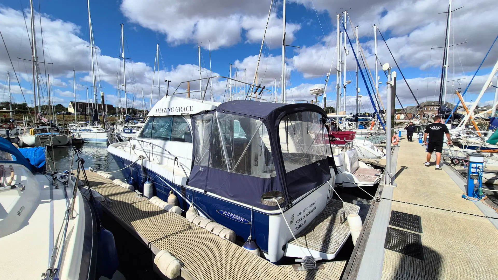 Beneteau Antares Series 9 - 4