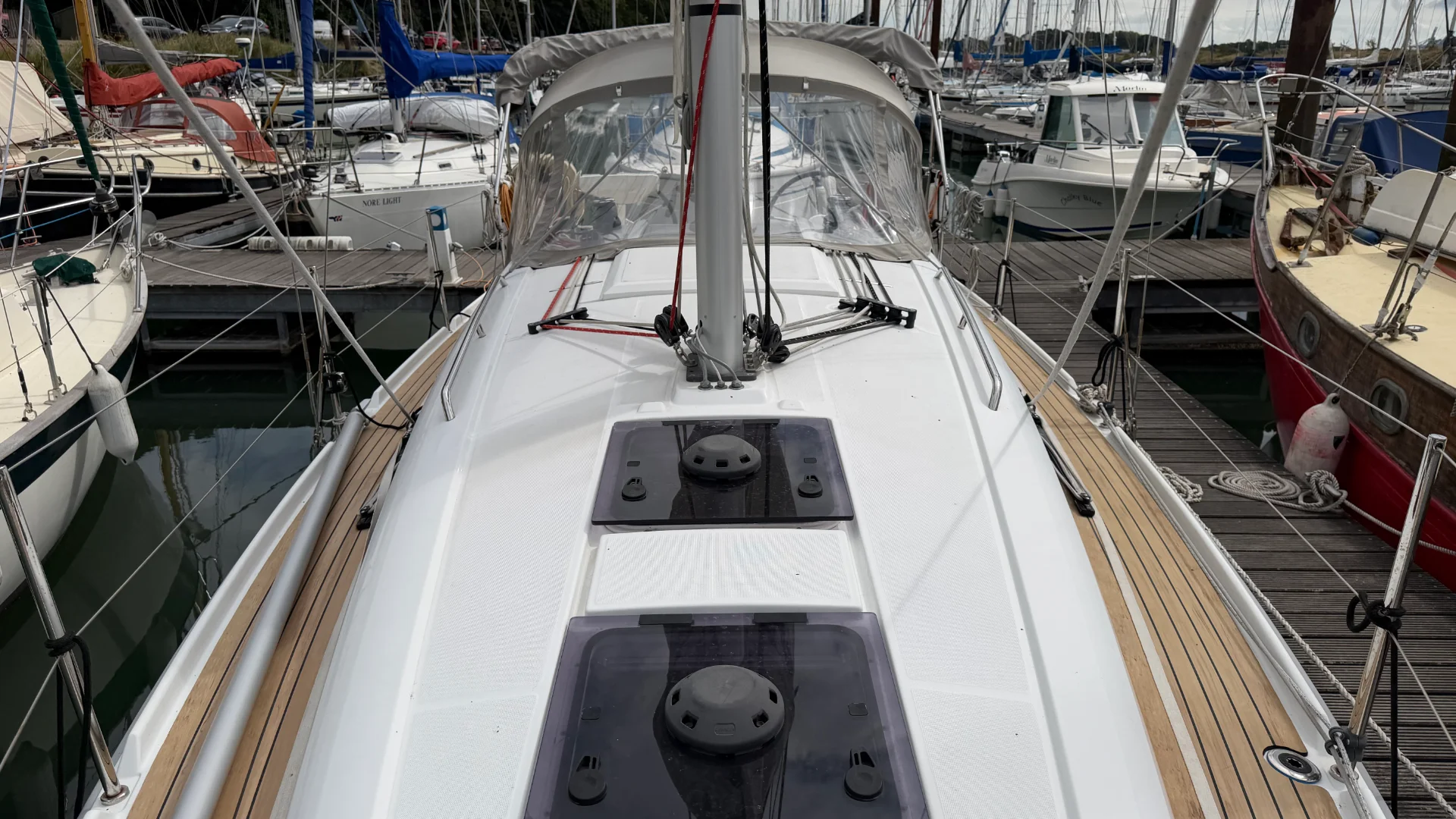 Beneteau Oceanis 30.1 - 18