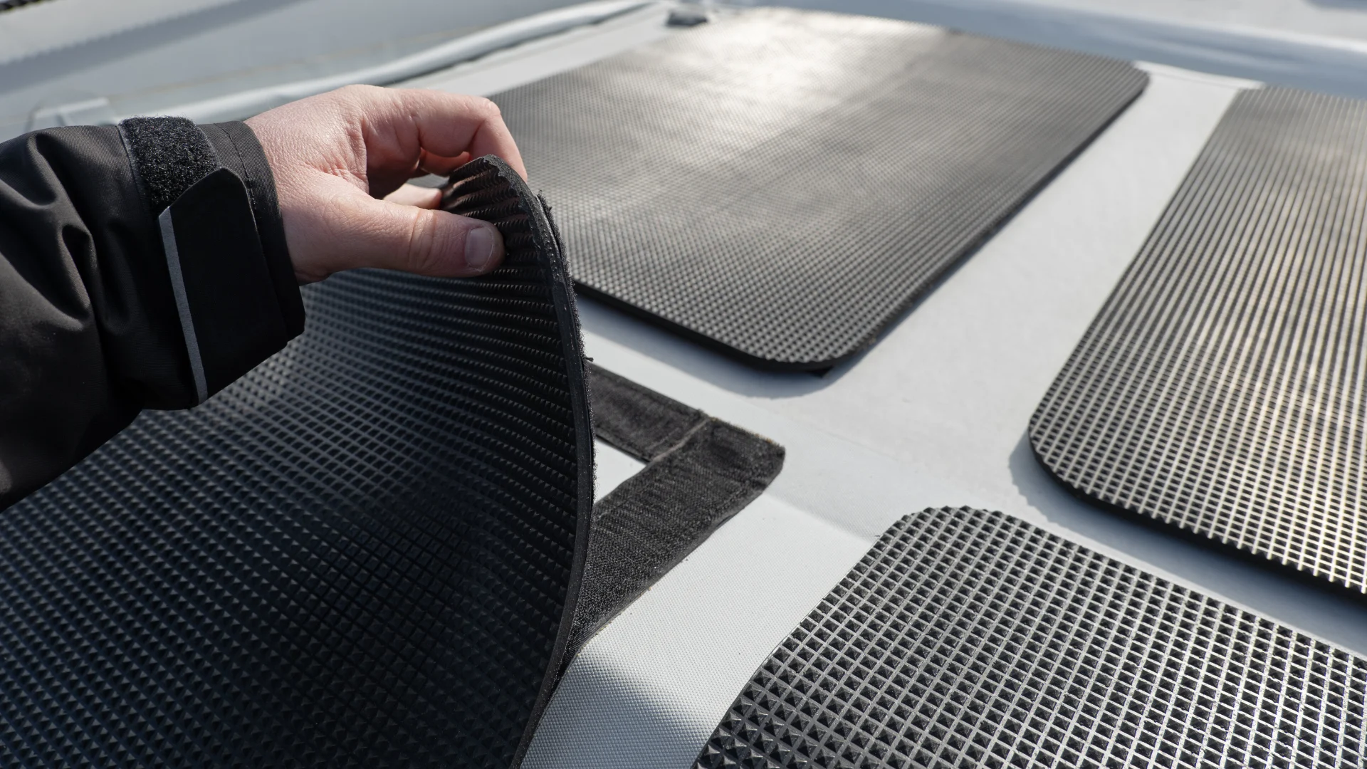 ROAM 5.5m iLC – Grey RIB - 6