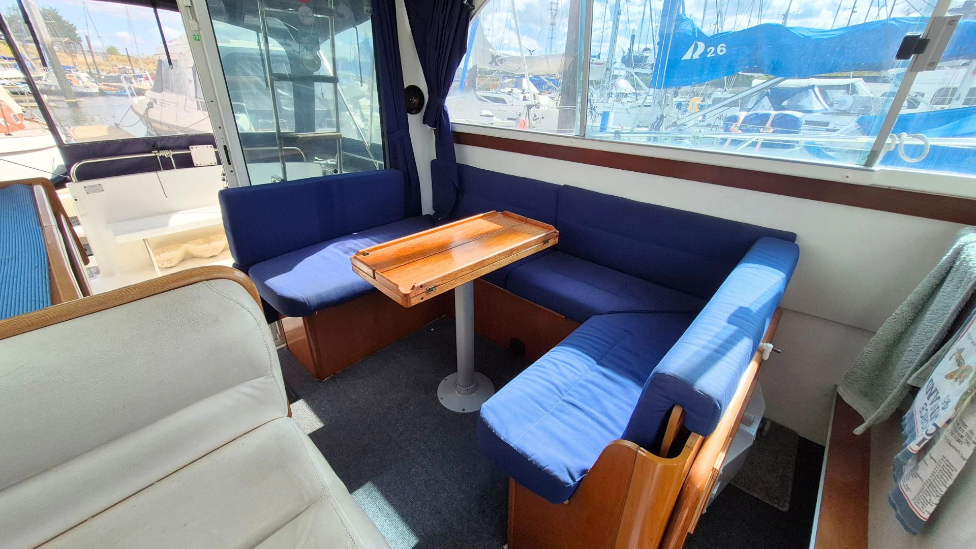 Beneteau Antares Series 9 - 8