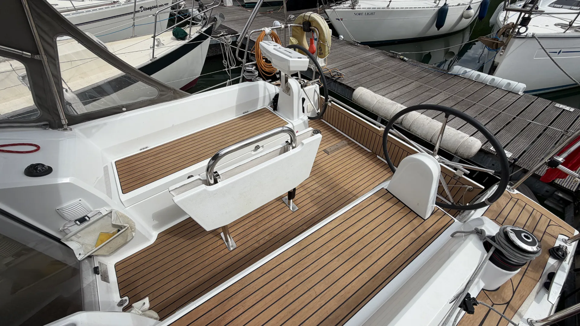 Beneteau Oceanis 30.1 - 21