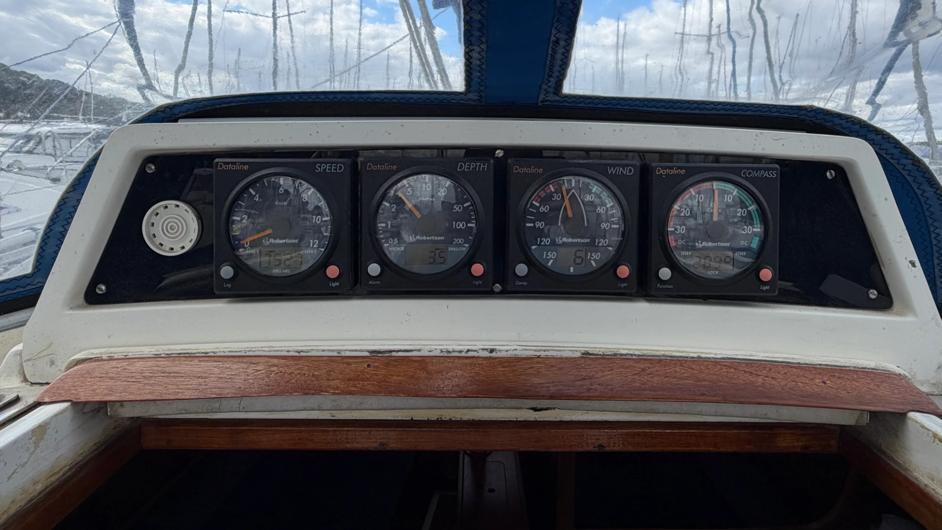 Moody 31 MkII - 21