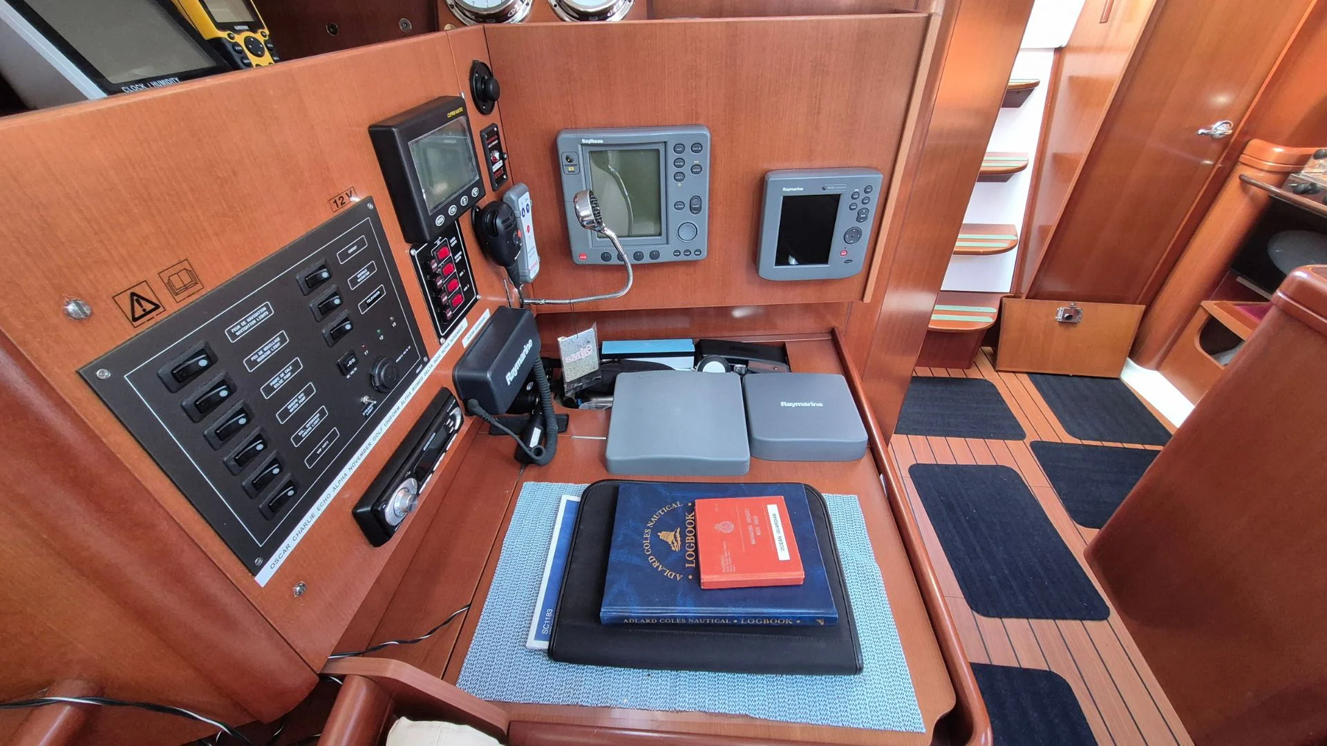 Beneteau Oceanis 343 - 22