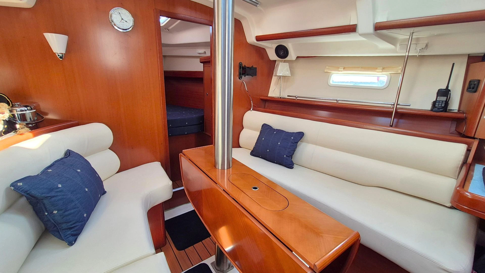 Beneteau Oceanis 343 - 24