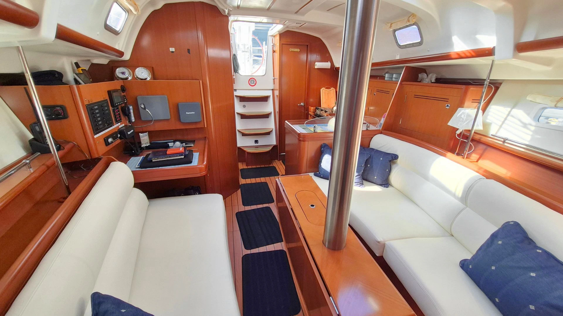 Beneteau Oceanis 343 - 25