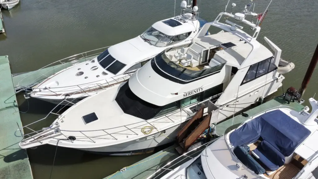 Hatteras 52 CMY